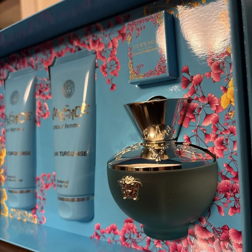 DYLAN TURQUOISE by Versace | Women's 4 Pcs Gift Set: 3.4+0.17 EDT+3.4 S.Gel+Body